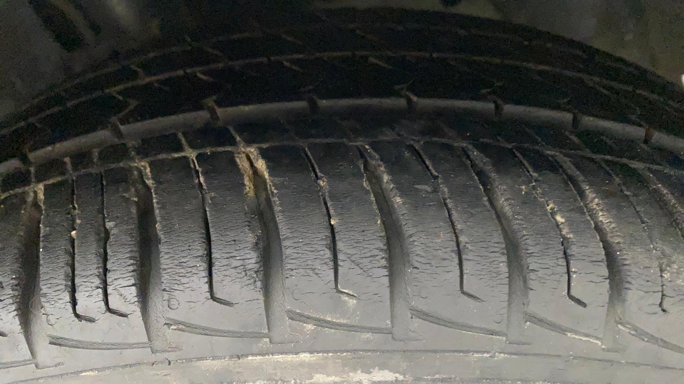 2015 Ford Ecosport TITANIUM 1.5L PETROL AT, Petrol, Automatic, 85,954 km, Right Front Tyre Tread