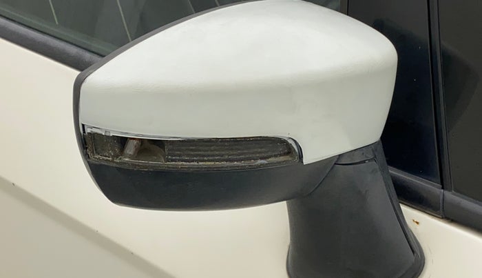 2015 Ford Ecosport TITANIUM 1.5L PETROL AT, Petrol, Automatic, 85,954 km, Right rear-view mirror - Indicator light has minor damage