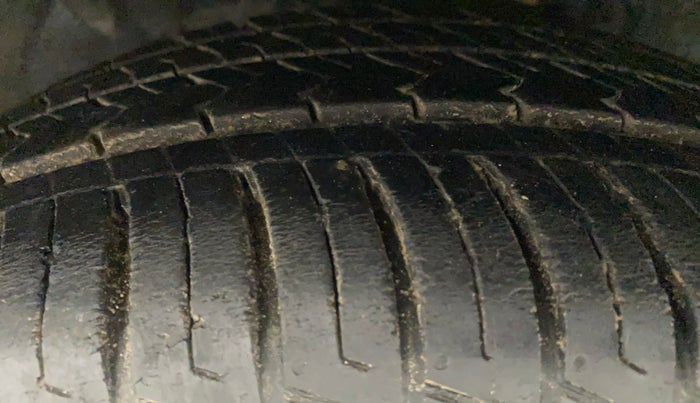 2015 Ford Ecosport TITANIUM 1.5L PETROL AT, Petrol, Automatic, 85,954 km, Left Front Tyre Tread