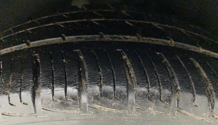 2015 Ford Ecosport TITANIUM 1.5L PETROL AT, Petrol, Automatic, 85,954 km, Left Rear Tyre Tread