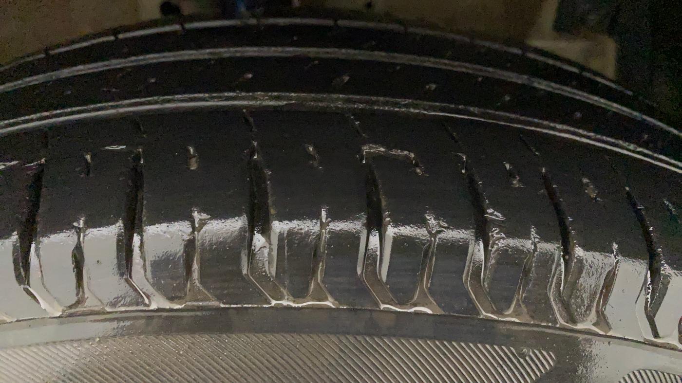 2012 Maruti Swift VXI, Petrol, Manual, 84,253 km, Right Front Tyre Tread