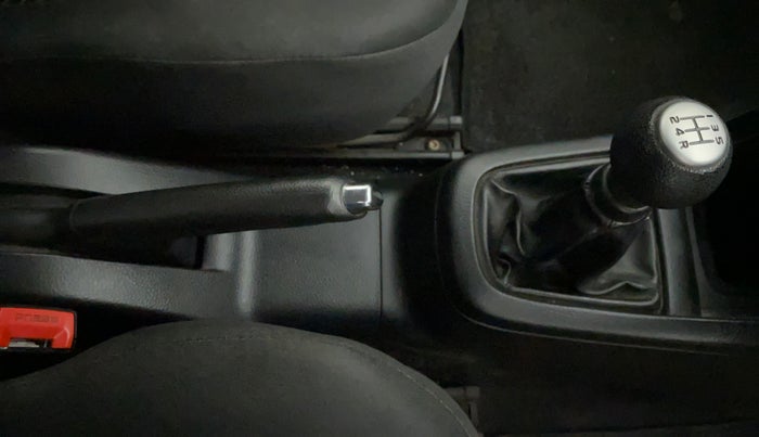 2012 Maruti Swift VXI, Petrol, Manual, 84,253 km, Gear Lever