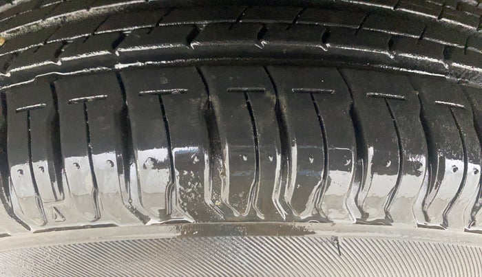 2020 Maruti Dzire VXI, Petrol, Manual, 56,825 km, Left Front Tyre Tread