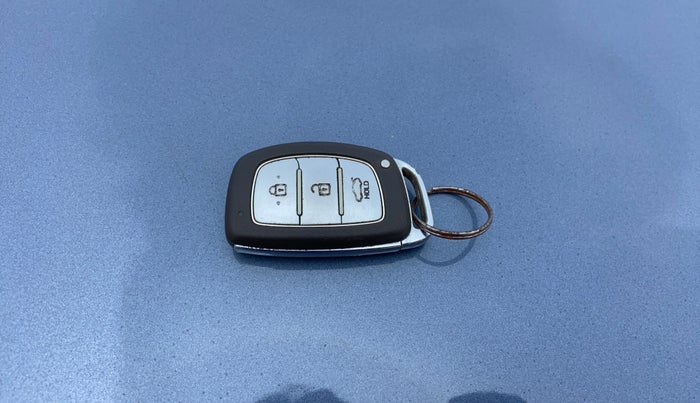 2015 Hyundai Grand i10 ASTA 1.2 KAPPA VTVT, Petrol, Manual, 95,382 km, Key Close Up