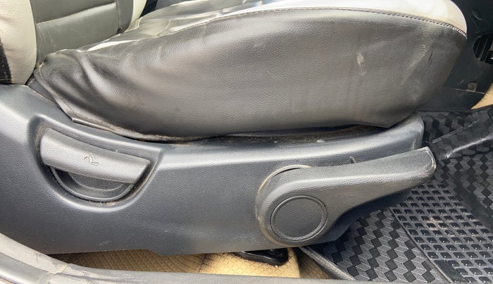 2015 Hyundai Grand i10 ASTA 1.2 KAPPA VTVT, Petrol, Manual, 95,382 km, Driver Side Adjustment Panel