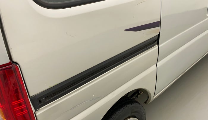 2019 Maruti Eeco 5 STR WITH A/C+HTR CNG, CNG, Manual, 22,722 km, Right quarter panel - Slightly dented