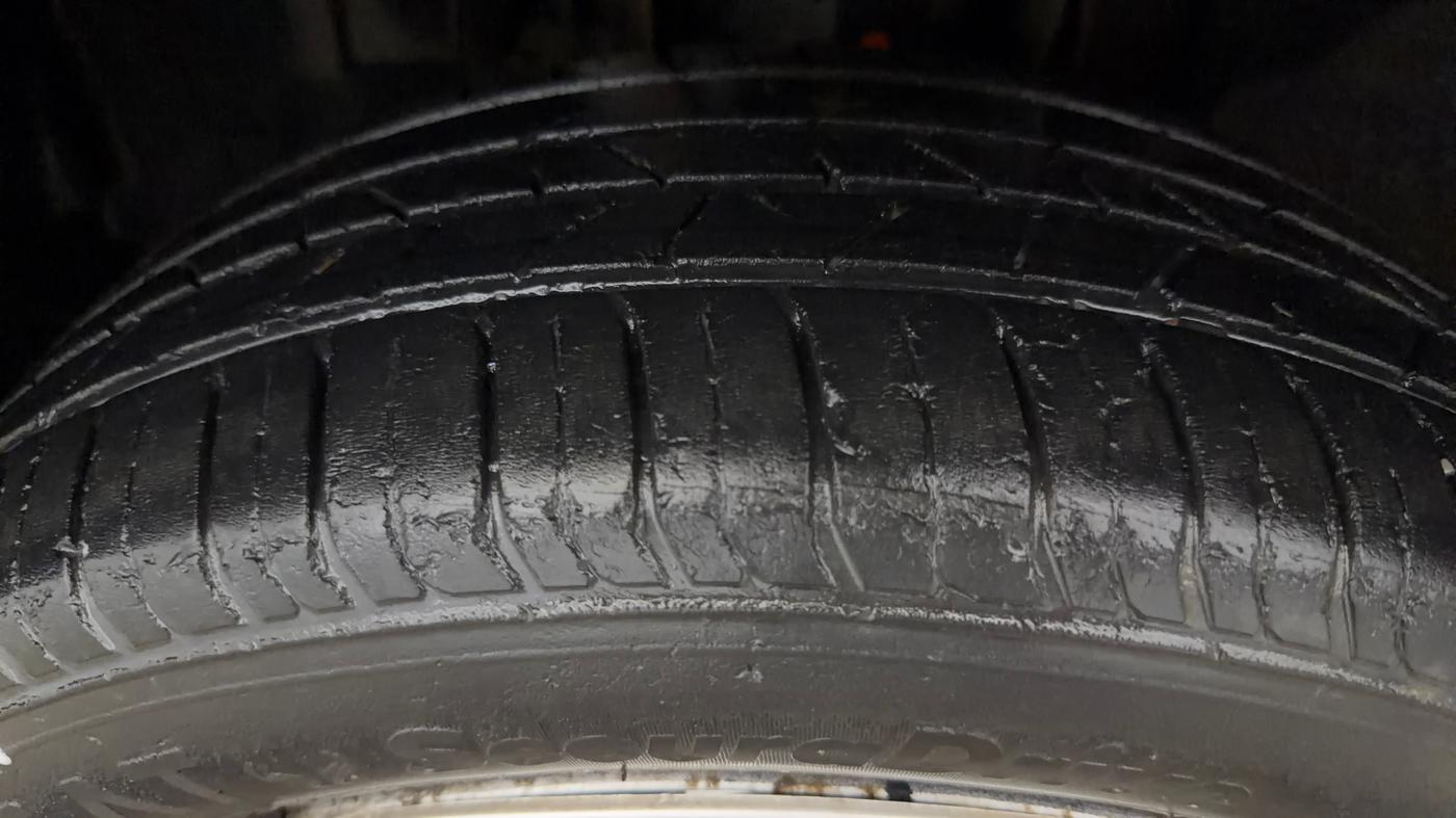 2023 Nissan MAGNITE XE, Petrol, Manual, 18,604 km, Left Front Tyre Tread