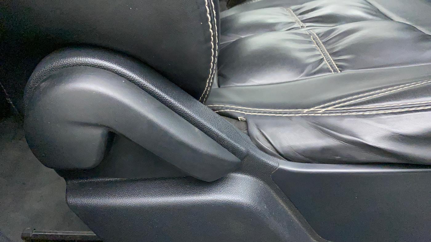 2018 Ford Ecosport TREND 1.5L DIESEL, Diesel, Manual, 1,10,049 km, Driver Side Adjustment Panel