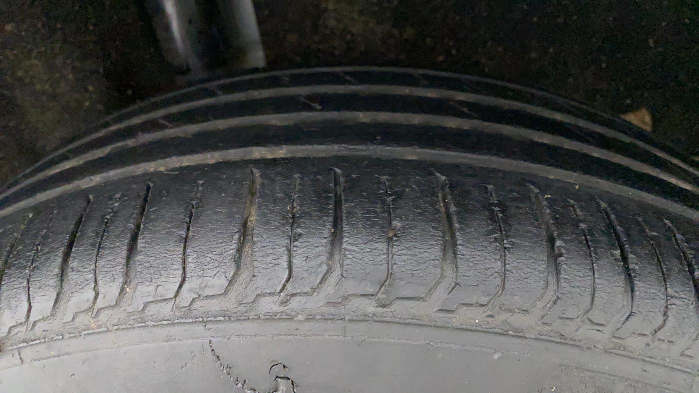 2018 Ford Ecosport TREND 1.5L DIESEL, Diesel, Manual, 1,10,049 km, Right Rear Tyre Tread
