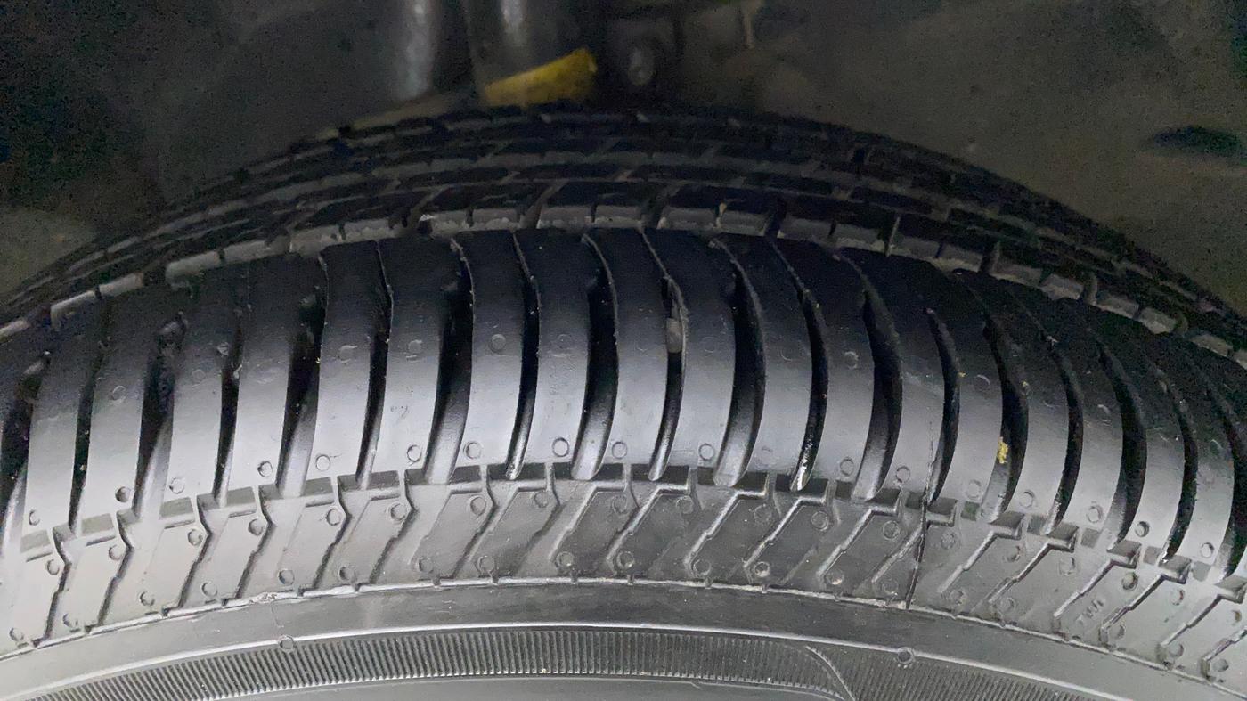 2018 Ford Ecosport TREND 1.5L DIESEL, Diesel, Manual, 1,10,049 km, Left Front Tyre Tread