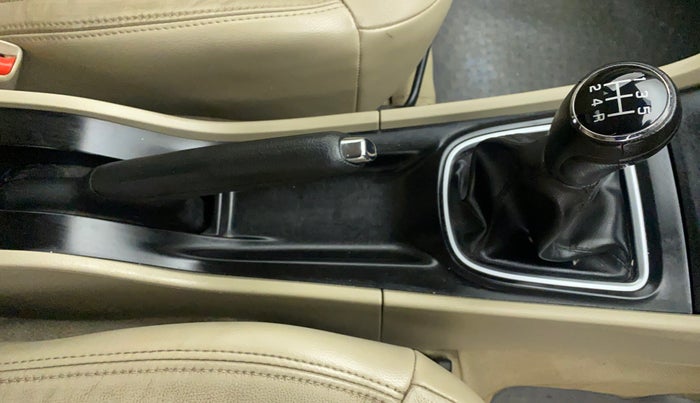 2018 Maruti Ciaz ALPHA 1.4 VVT, Petrol, Manual, 59,740 km, Gear Lever