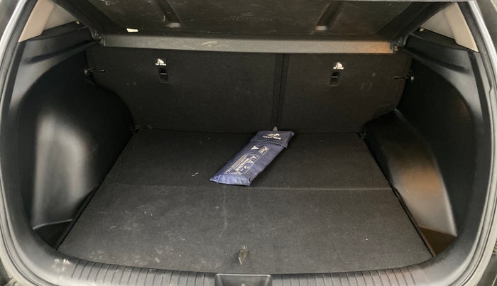 2018 Hyundai Creta SX AT 1.6 PETROL, Petrol, Automatic, 37,317 km, Boot Inside