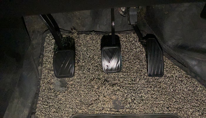 2018 Maruti Swift VXI, Petrol, Manual, 48,784 km, Pedals