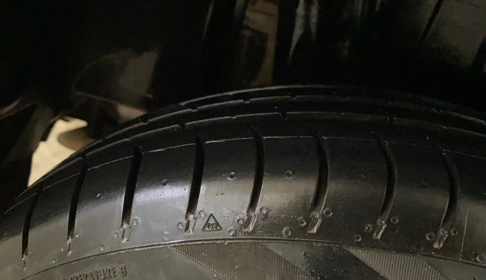 2018 Maruti Swift VXI, Petrol, Manual, 48,784 km, Right Rear Tyre Tread