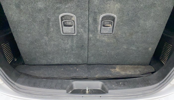 2019 Mahindra XUV500 W9 AT, Diesel, Automatic, 55,603 km, Boot Inside