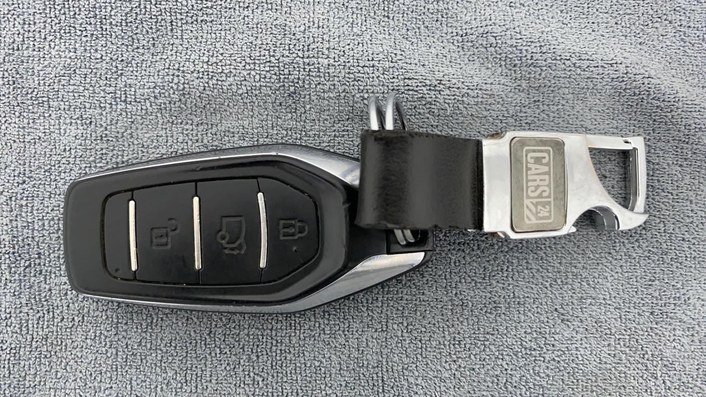2019 Mahindra XUV500 W9 AT, Diesel, Automatic, 55,603 km, Key Close Up