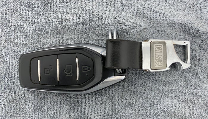 2019 Mahindra XUV500 W9 AT, Diesel, Automatic, 55,603 km, Key Close Up
