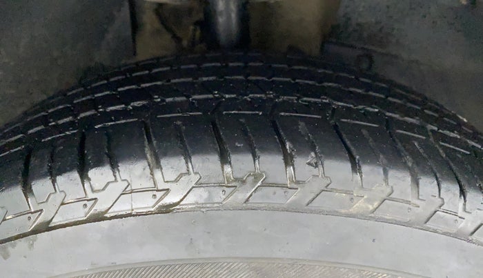 2019 Mahindra XUV500 W9 AT, Diesel, Automatic, 55,603 km, Right Front Tyre Tread