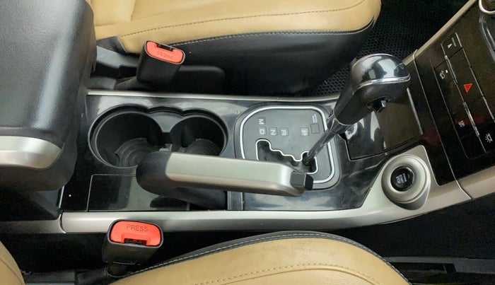 2019 Mahindra XUV500 W9 AT, Diesel, Automatic, 55,603 km, Gear Lever