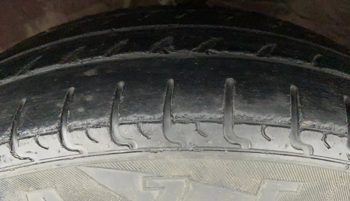 2014 Hyundai i10 MAGNA 1.1 IRDE2, Petrol, Manual, 72,436 km, Left Front Tyre Tread