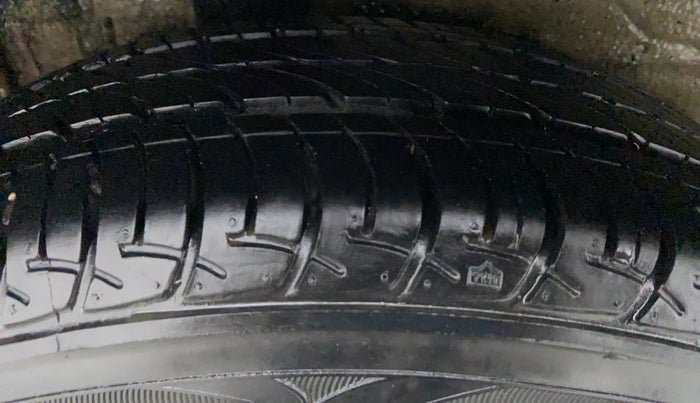 2017 Maruti Celerio VXI CNG D, CNG, Manual, 72,573 km, Right Front Tyre Tread