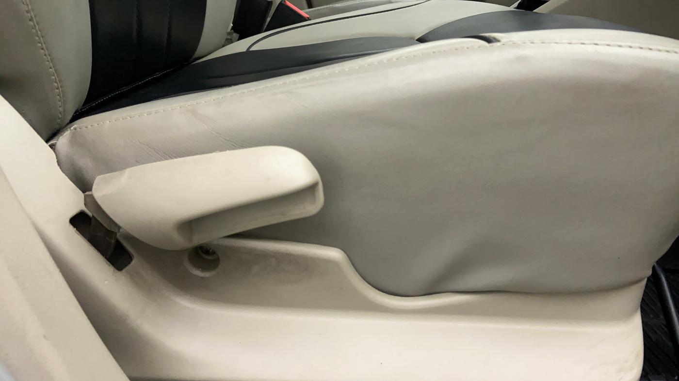 2017 Maruti Celerio VXI CNG D, CNG, Manual, 72,573 km, Driver Side Adjustment Panel