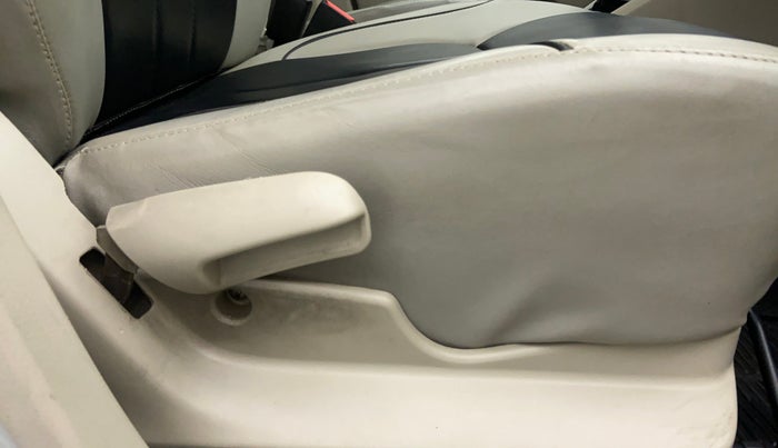 2017 Maruti Celerio VXI CNG D, CNG, Manual, 72,573 km, Driver Side Adjustment Panel