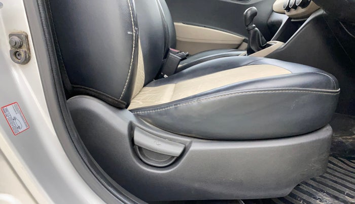 2018 Hyundai Grand i10 ERA 1.2 KAPPA VTVT, Petrol, Manual, 27,490 km, Driver Side Adjustment Panel