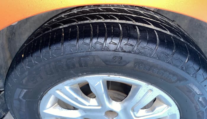 2016 Tata Tiago XZ PETROL, CNG, Manual, 95,697 km, Right Front Tyre Tread