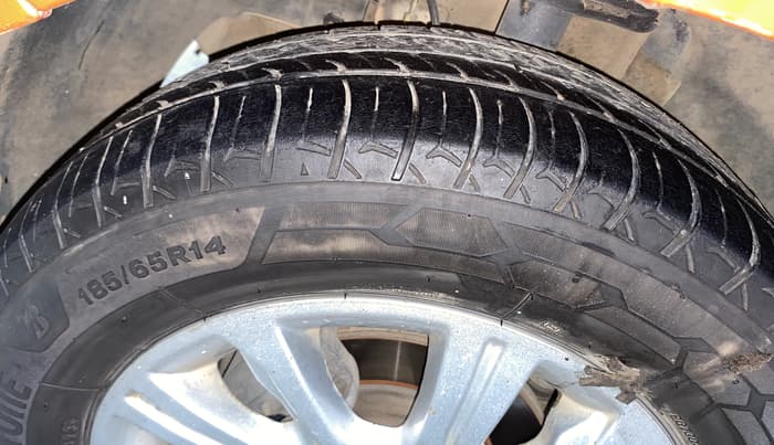 2016 Tata Tiago XZ PETROL, CNG, Manual, 95,697 km, Left Front Tyre Tread