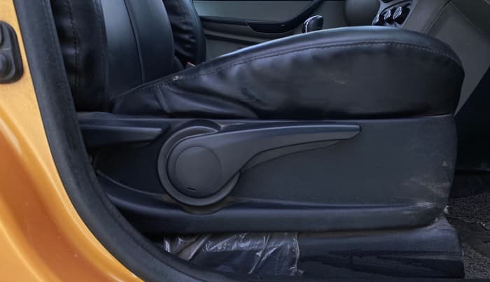 2016 Tata Tiago XZ PETROL, CNG, Manual, 95,697 km, Driver Side Adjustment Panel