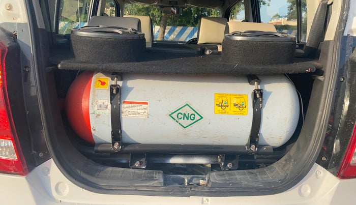 2015 Maruti Wagon R 1.0 LXI CNG, CNG, Manual, 63,864 km, Boot Inside