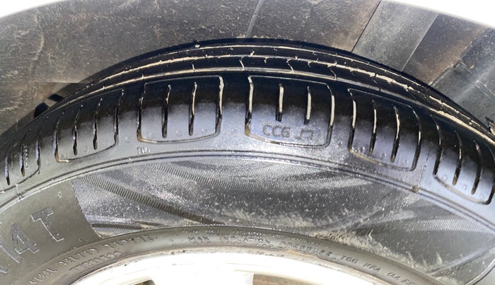 2015 Hyundai Xcent S (O) 1.2, Petrol, Manual, 64,455 km, Left Rear Tyre Tread