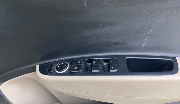 2015 Hyundai Xcent S (O) 1.2, Petrol, Manual, 64,455 km, Driver Side Door Panels Control