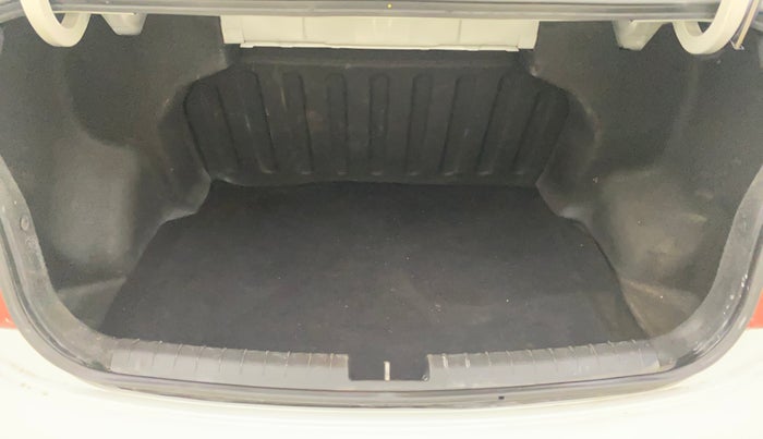 2015 Hyundai Xcent S (O) 1.2, Petrol, Manual, 64,455 km, Boot Inside