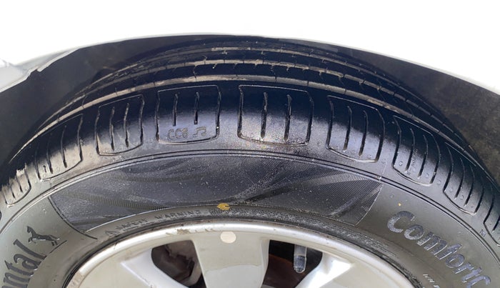 2015 Hyundai Xcent S (O) 1.2, Petrol, Manual, 64,455 km, Left Front Tyre Tread