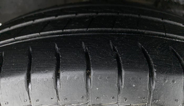 2020 Hyundai NEW SANTRO 1.1 MAGNA CNG MT, CNG, Manual, 24,677 km, Right Rear Tyre Tread
