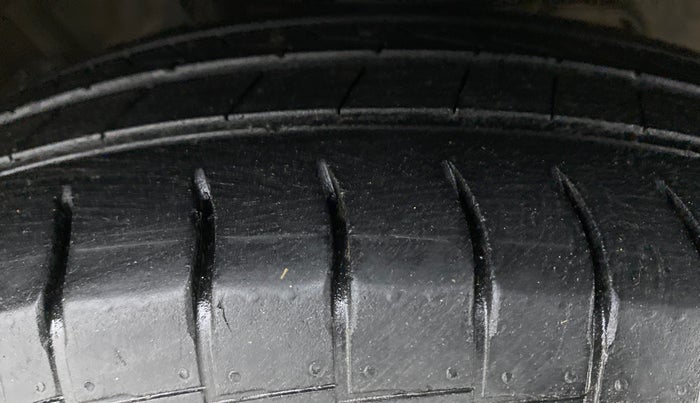2020 Hyundai NEW SANTRO 1.1 MAGNA CNG MT, CNG, Manual, 24,677 km, Right Front Tyre Tread