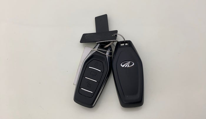 2019 Mahindra XUV500 W7 AT, Diesel, Automatic, 60,037 km, Key Close Up