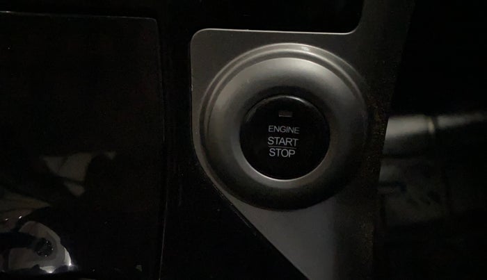 2019 Mahindra XUV500 W7 AT, Diesel, Automatic, 60,037 km, Keyless Start/ Stop Button