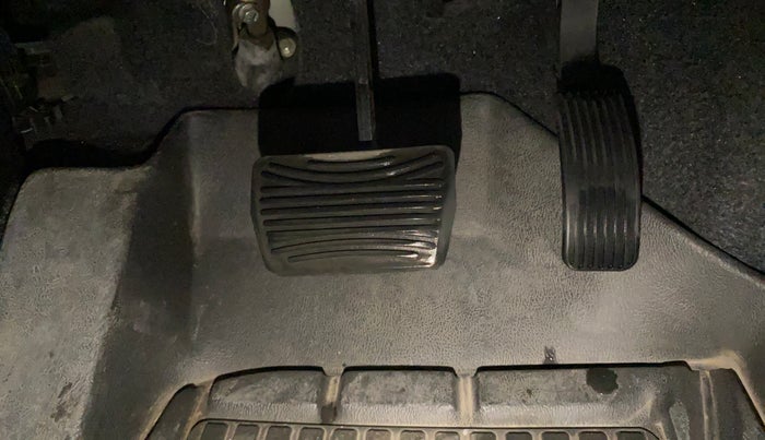 2019 Mahindra XUV500 W7 AT, Diesel, Automatic, 60,037 km, Pedals