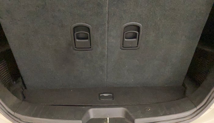 2019 Mahindra XUV500 W7 AT, Diesel, Automatic, 60,037 km, Boot Inside