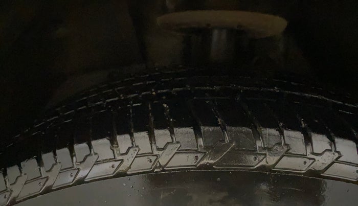 2019 Mahindra XUV500 W7 AT, Diesel, Automatic, 60,037 km, Left Front Tyre Tread