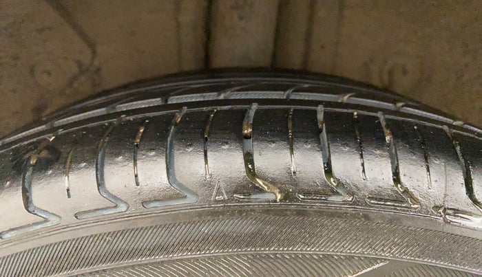 2015 Hyundai Elite i20 ASTA 1.2, Petrol, Manual, 96,427 km, Right Rear Tyre Tread