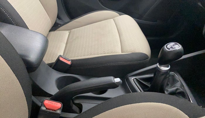 2015 Hyundai Elite i20 ASTA 1.2, Petrol, Manual, 96,427 km, Gear Lever