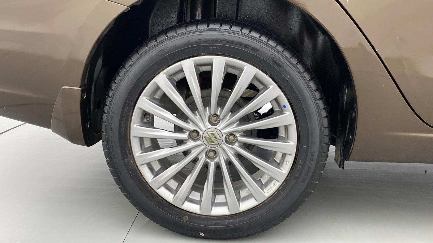 2016 Maruti Ciaz ZDI+ SHVS, Diesel, Manual, 82,681 km, Right Rear Wheel