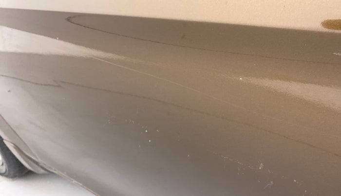 2016 Maruti Ciaz ZDI+ SHVS, Diesel, Manual, 82,681 km, Front passenger door - Minor scratches