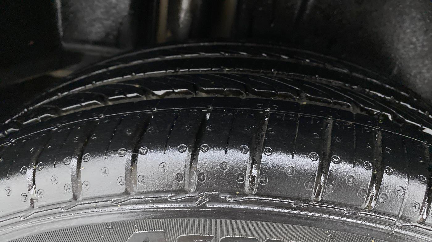 2016 Maruti Ciaz ZDI+ SHVS, Diesel, Manual, 82,681 km, Right Rear Tyre Tread