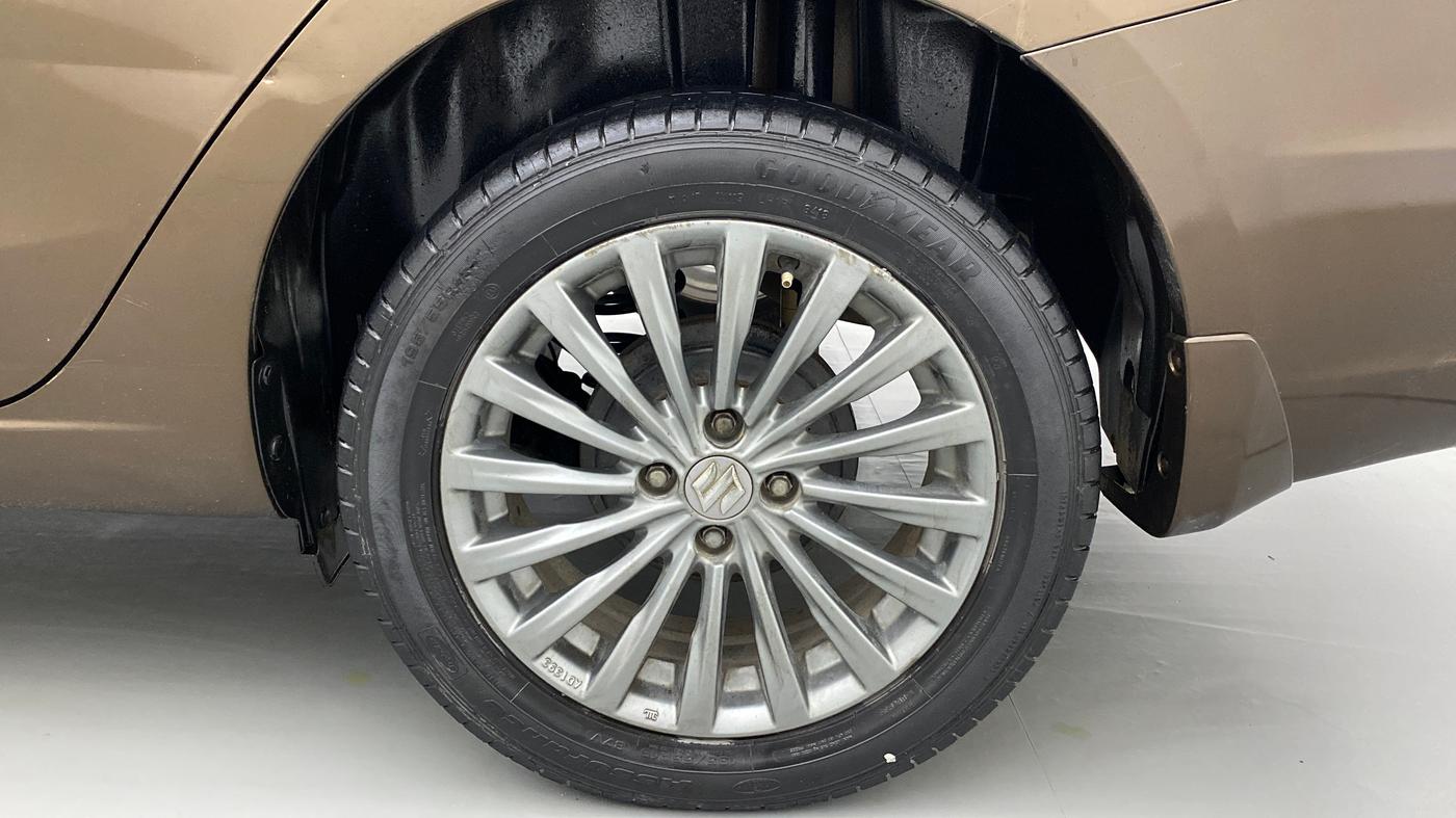 2016 Maruti Ciaz ZDI+ SHVS, Diesel, Manual, 82,681 km, Left Rear Wheel