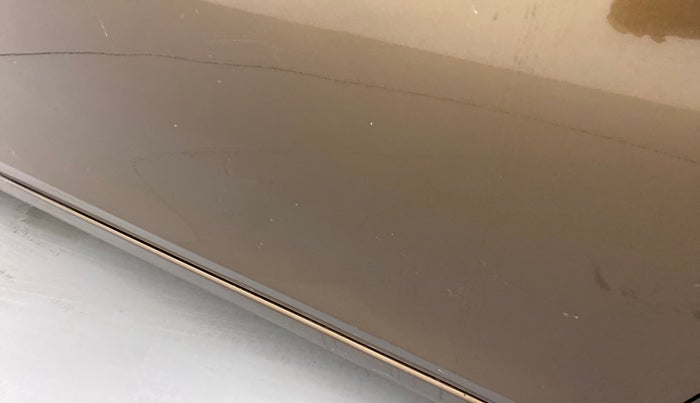 2016 Maruti Ciaz ZDI+ SHVS, Diesel, Manual, 82,681 km, Driver-side door - Slightly rusted